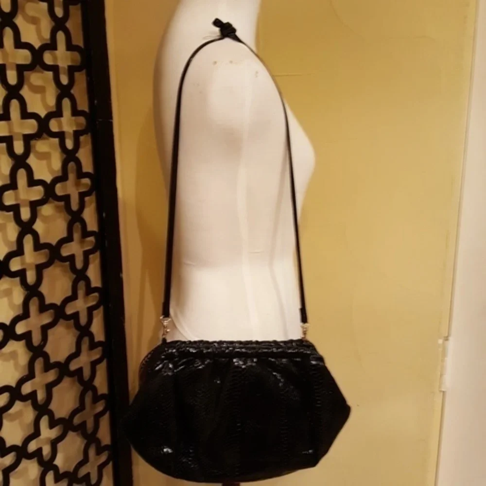 J. RENEE BLACK SNAKE VINTAGE‎ SHOULDER BAG
